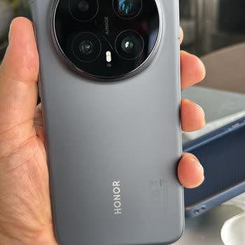 Honor Magic 8 Pro Telefonun Lens Çizikleri Koruyucu Aksesuar Eksikliği Nedeniyle Şikayet