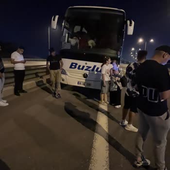 Araç Arızası Ve Yetkisiz İlgisizlik Nedeniyle İki Saat Boyunca Sıcak Otobüste Mahsur Kaldık