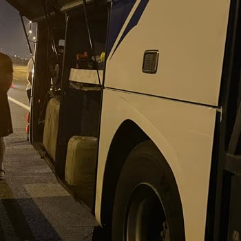 Araç Arızası Ve Yetkisiz İlgisizlik Nedeniyle İki Saat Boyunca Sıcak Otobüste Mahsur Kaldık