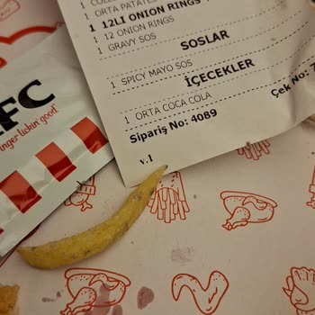 Yanmış Hamburger Ve Küflü Patates: KFC'de Hijyen İhlali
