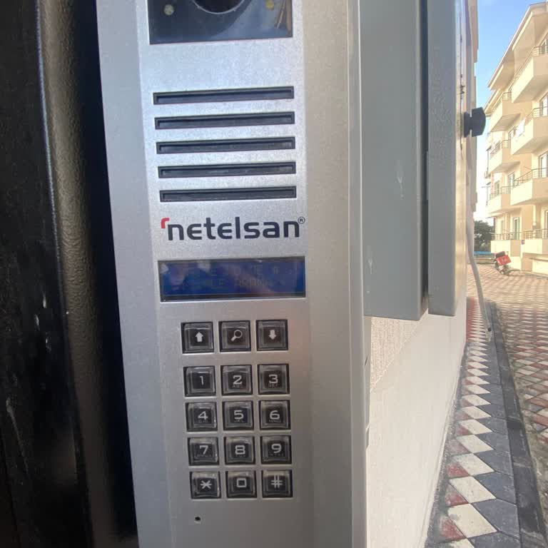 Kapı Açılmıyor Ve Güvenlik Endişesi Yaratıyor; Netelsan Tekniğinin Acil Müdahalesi Gerekiyor