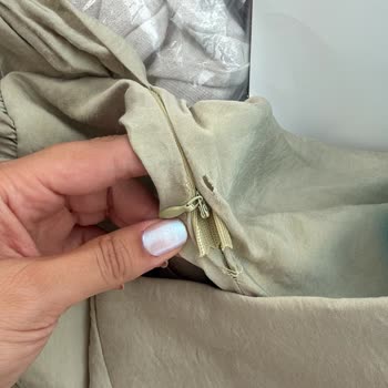 Eksik Pantolon Ve Yırtık Fermuar İçin Acil Çözüm Talebi