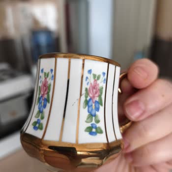 Gold Renk Kahve Fincanının Defolu Gelmesi Ve Eksik İade