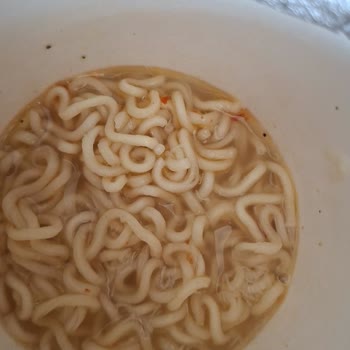 Berona Hazır Tavuk Noodle’da Parazit Benzeri Yapı Görüldü