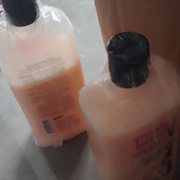 Kargo Paketi Kötü Durumda Ürünler Patlamış Ve Yeniden Gönderim Talebi