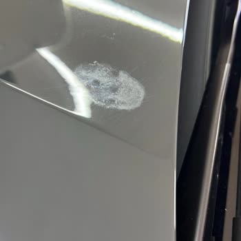 Sıfır Cupra’da Kaputta Vernik İzleri Ve Servisin Yetersiz Çözümü