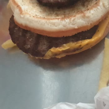 Burger King Gürsu Şubesinde İstenmeyen Malzemeler Konuldu