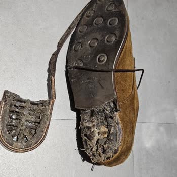 Kalitesiz Ayakkabı: Topuk Ve Kenarlar Ayrıldı, Telafi Talebi