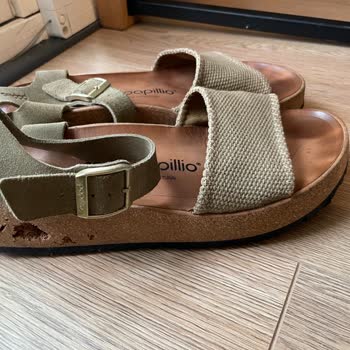 Az Kullanımda Bile Topuğu Patlayan Birkenstock Sandaleti