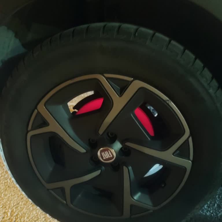 Europcar Araç Arızası Sonrası Gece Boyunca Yetersiz Yardım