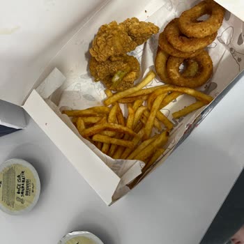 İndirimli Maç Menü Twin Box Siparişinde Hamburger Ve Tavuk Eksik