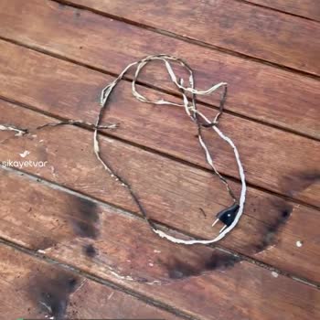 Bihobim Kutu Harfin Kabloları Alev Aldı