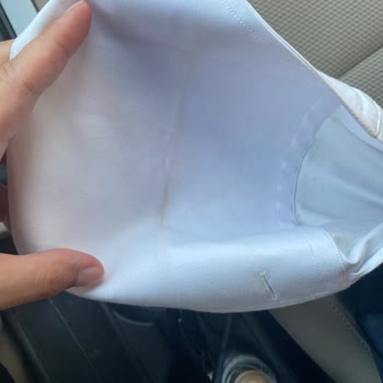 Satın Alınan Damatlık Gömleğinin Önceden Var Olan Lekeleri Ve Sararması Nedeniyle Değişim Talebi