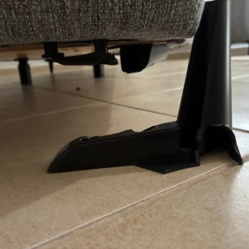 Kalitesiz Koltuk Takımı Ve Masada Sürekli Arızalar, İlgisiz Servis