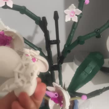 Lego Orkide Setinde Bağlantı Parçası Eksik, Satıcıdan Cevap Yok