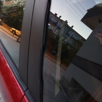 Kapı Kaplaması Hatalı Montaj Ve Arka Koltuk Tıkırtı Sorununda Garantili Çözüm Talebi