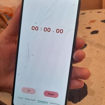 Şoförün Ani Freni Telefon Ekranımı Kırdı Ve Tazminat Talebi