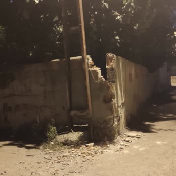 Kartal Belediyesi Çöp Kamyonu Duvarı Yıktı, Cevap Bekliyor