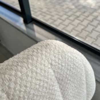 Teslim Edilen Sandalyeler Teşhir Ürünleriyle Uyuşmuyor Ve Mağaza Yanıt Vermiyor