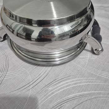 Korkmaz Mutfak Eşyaları Tava Ve Tencere Kalitesiz Lekeler Hızla Oluşuyor Ve Kapakta Köpük Birikiyor