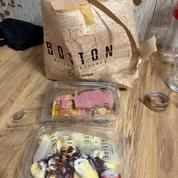 Boston Drink & Dessert Hizmet Çok Kötü!
