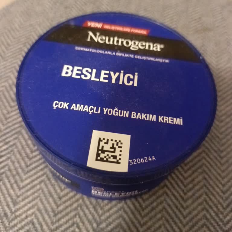 Neutrogena Krem Cildimde Kabarcıklı Şişme Ve Topaklanma Yarattı