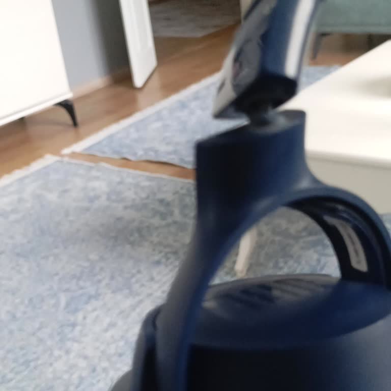 Ayıplı Ürün: Bluetooth Sürekli Kesiliyor Ve Sol Menteşe Kırıldı