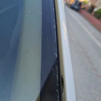 Toyota Corolla 2012 Modelinde Boya Soyulması Ücretsiz Onarım Talebi