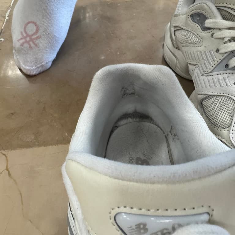 Ayakkabının Tabanında Kayma Ve Topuk Deforme Oldu, Mağaza Talebimi Reddetti