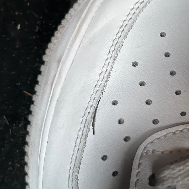 Kısa Sürede Yırtılan Nike Air Force: Kalite Hayal Kırıklığı