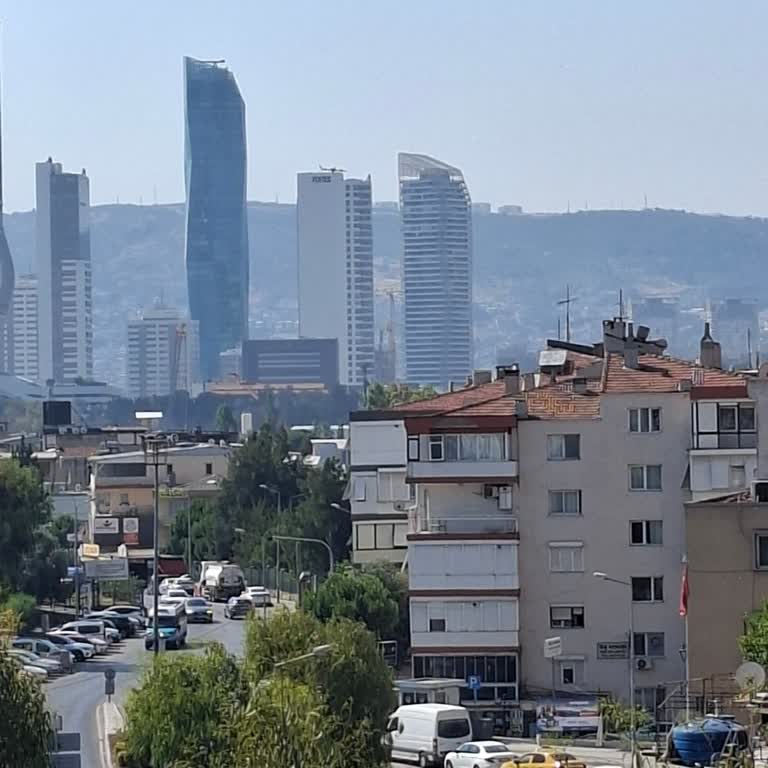 İzmir Bayraklı’da Sevgiyolu Girişine Geri Dönüşüm Makinesi Talebi