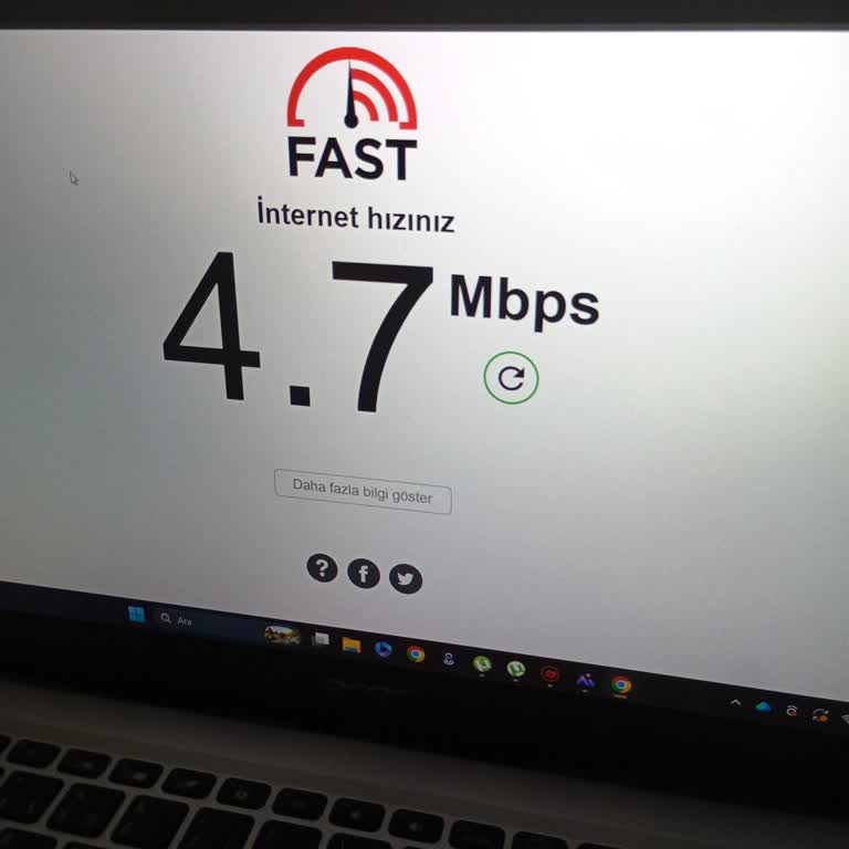 Sözleşmede Belirtilen Hızda İnternet Gelmiyor Ve Müşteri Hizmetleri Çözüm Sunmuyor