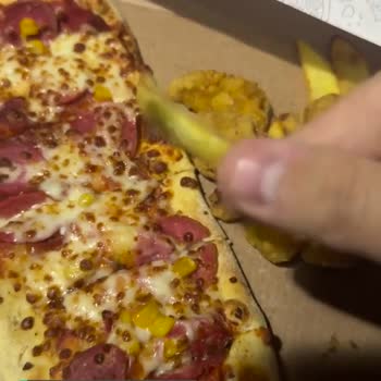 Domino's Pizza Bayat Ve Bozuk Ürün