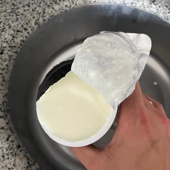 Son Kullanma Tarihi Geçmemiş Sek Quark Protein Ürününün Bozulması