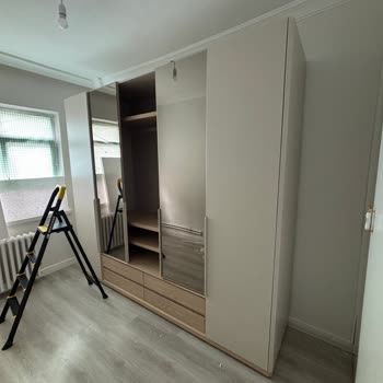 Montaj Hataları Ve Kırık Parçalar Nedeniyle Yatak Odası Takımının Değiştirilmesini Talep Ediyorum