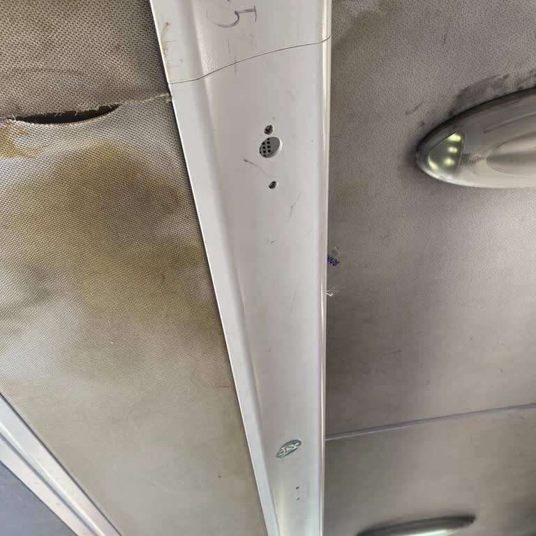 Bakımsız Araç Yıpranmış Koltuk Ve Yetersiz Klima Şikayeti
