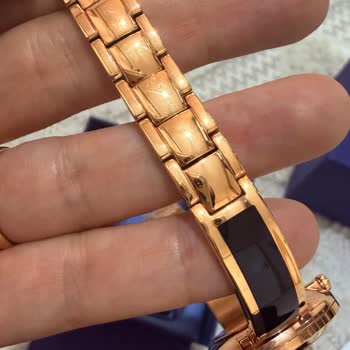 Swarovski Saatim Çizik Ve Korumasız Gönderildi, Değişim Talebime Cevap Gelmedi
