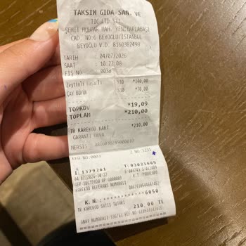 Taksim Şubesinde Zeytinli Kaşarlı Simitte Ölü Böcek