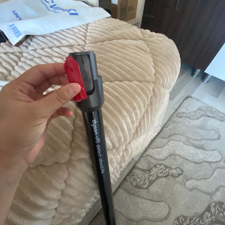 Uzatma Borusu Parçası Kırıldı, Dyson Yetkili Servis Garanti Dışında Dedi