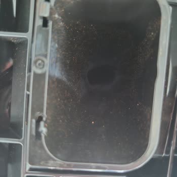 Açık Pakette Kahve Lekeli Ve Kırık Parçalı Kullanılmış Espresso Makinesi Gönderildi