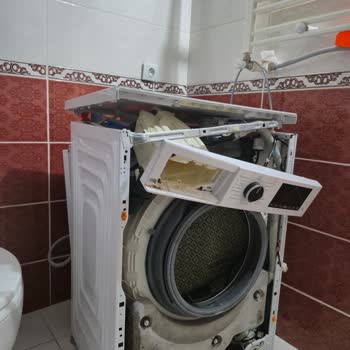 Arçelik Yetkili Servisi Çamaşır Makinesini Parçalayıp Evde Bıraktı, Parça Gelmedi Ve Bilgi Verilmedi