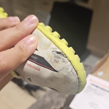 Adidas Çocuk Kramponunda Kısa Sürede Açılma Ve Deformasyon, Değişim Veya İade Talebi