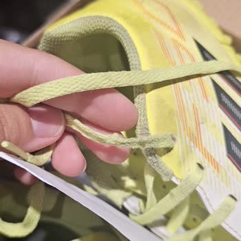 Adidas Çocuk Kramponunda Kısa Sürede Açılma Ve Deformasyon, Değişim Veya İade Talebi