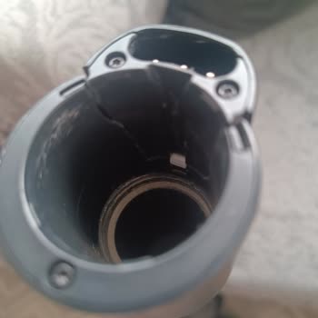Philips 7000 Süpürgenin Boru Bağlantısı Çabuk Gevşeyerek Kullanılamaz Duruma Geldi