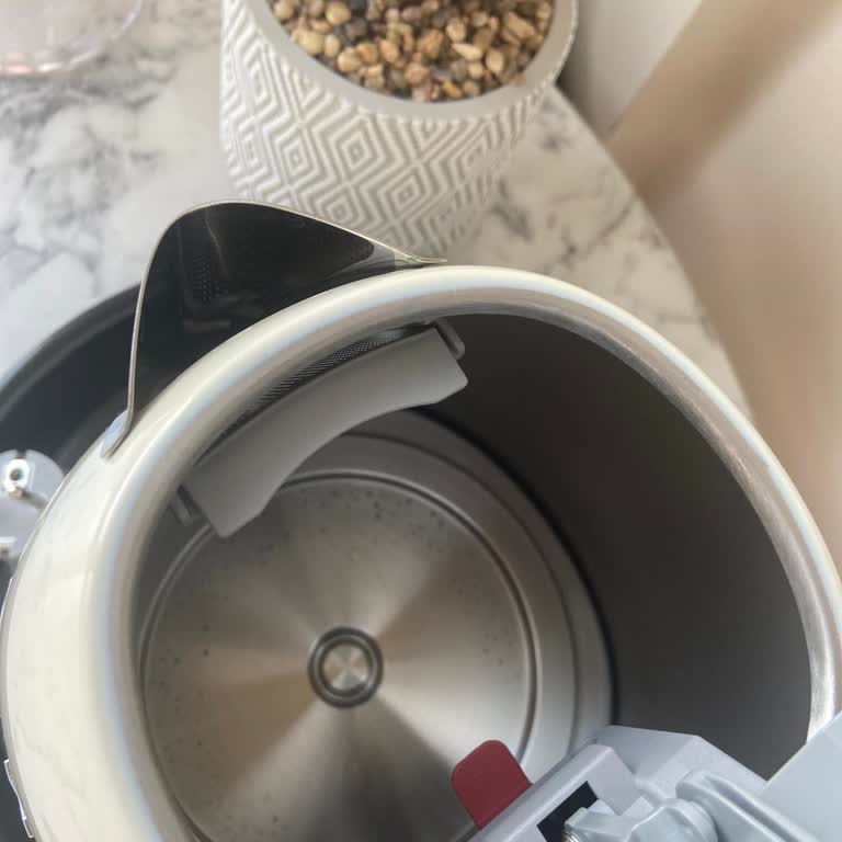 Smeg Kettle’te İlk Kullanımda Oksitlenme Sorunu Ve Hızlı İade Talebi