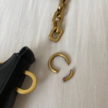 Guess Çantasının Metal Bağlantısı Normal Kullanımda Koptu: İade Talebi