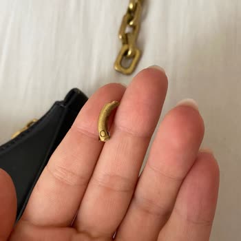 Guess Çantasının Metal Bağlantısı Normal Kullanımda Koptu: İade Talebi