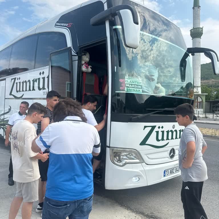 Zümrüt Turizm'in Kliması Çalışmayan Otobüsünde Uzun Yolculuk Mağduriyeti