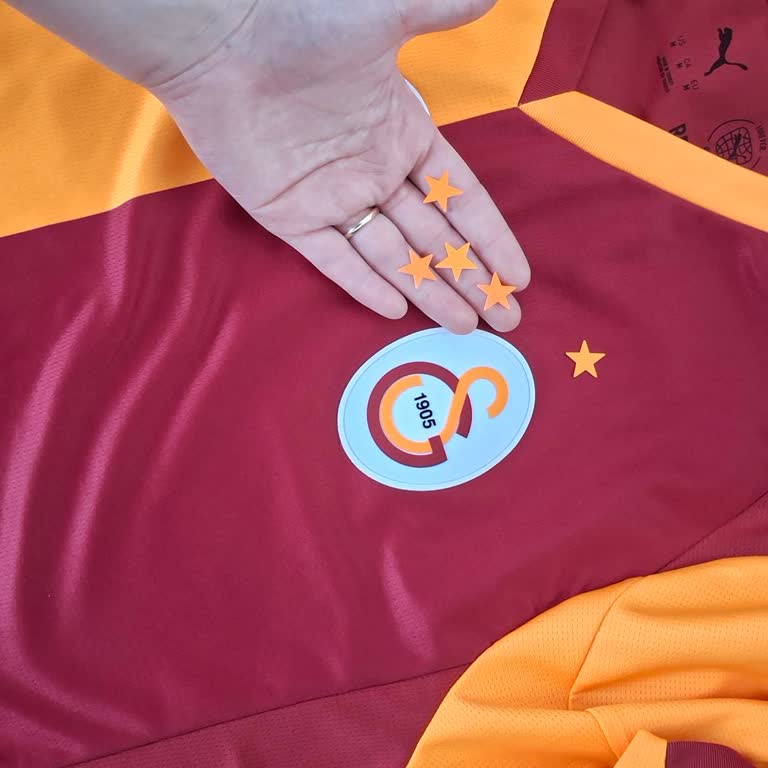 Puma Galatasaray Formasındaki Yıldız Apliklerinde Üretim Hatası