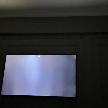 LG TV'de Işık Sızması Sorunu Kabul Edilmedi, Değişim Veya İade Talebi